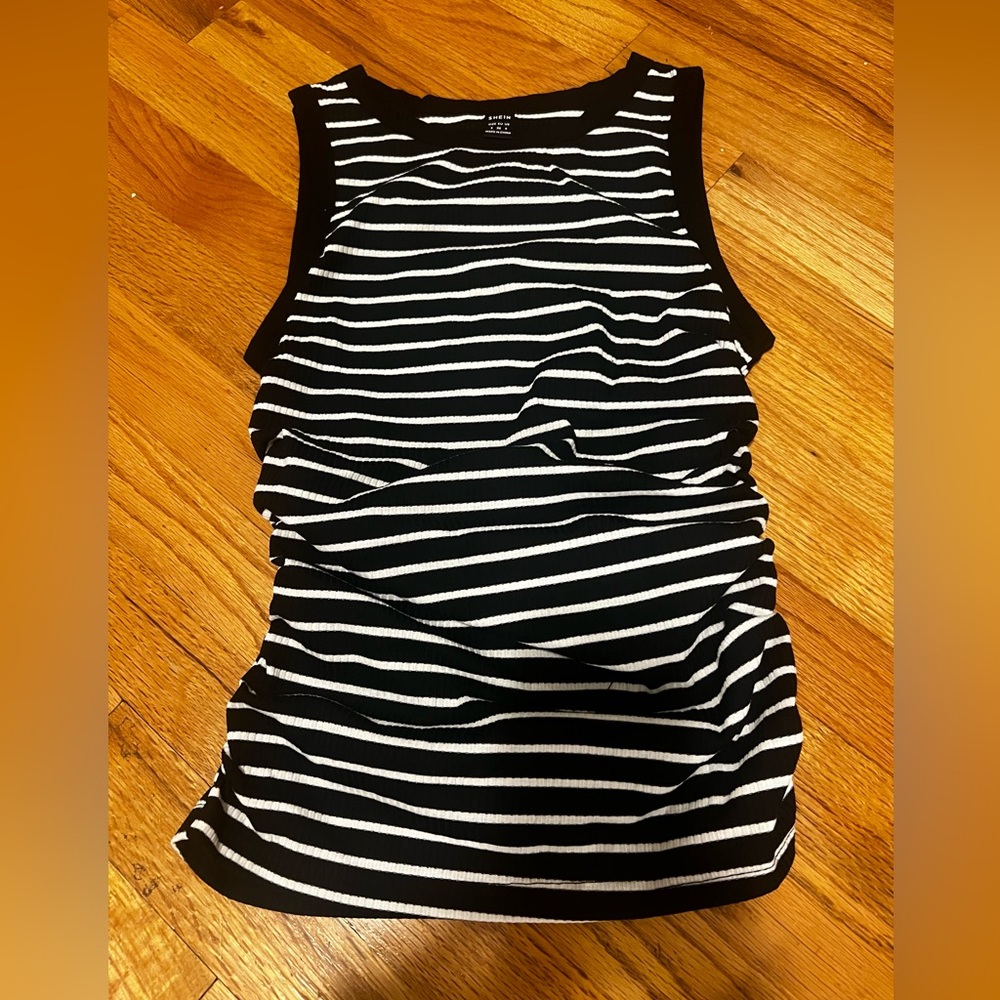 ‼️BRAND NEW‼️.                                 Side Rouched Tank Top